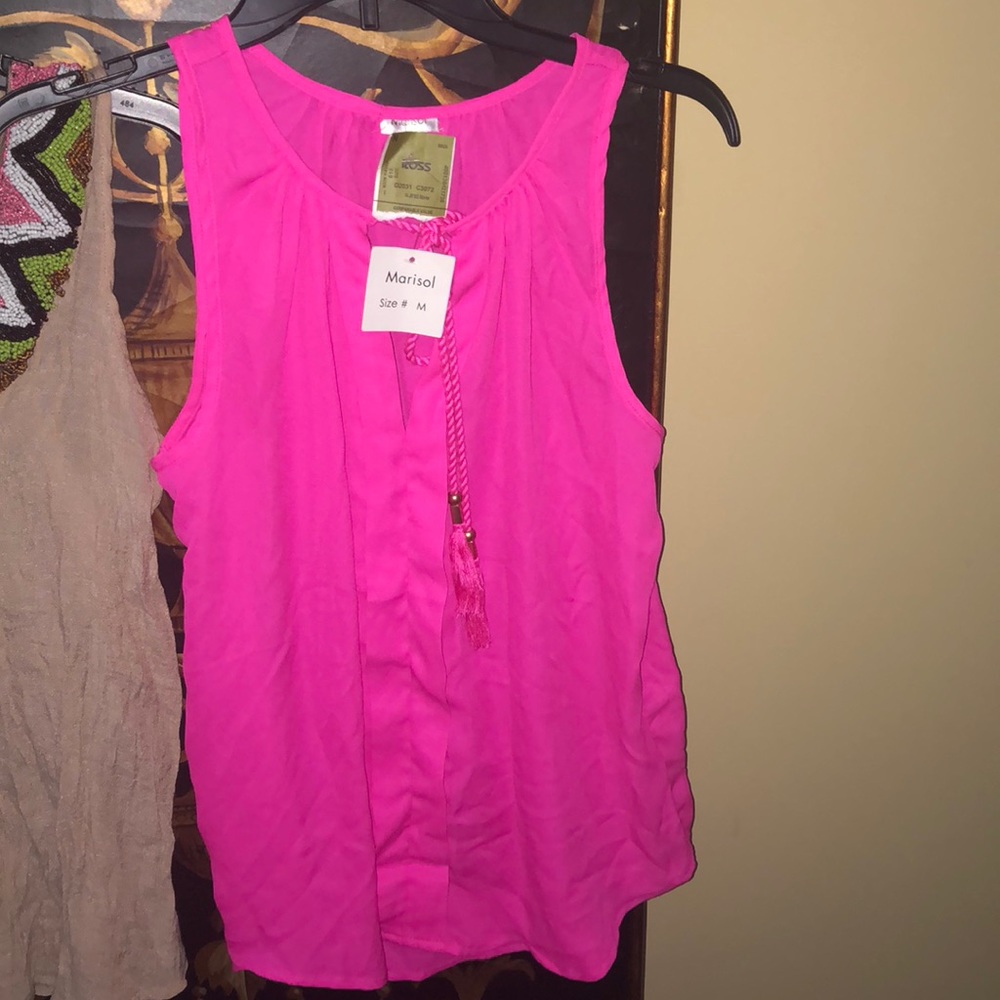 Two beautiful sleeveless tops! - Picture 3 of 6